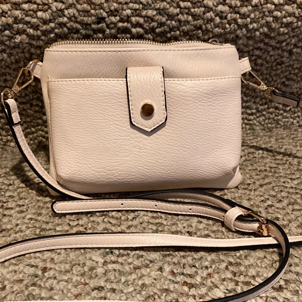 Non brand small purse.